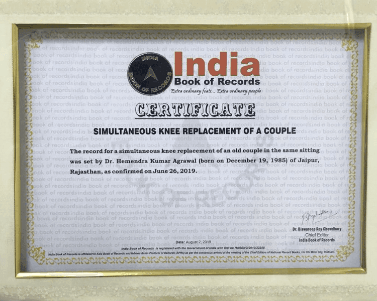 India Book of Records – Simultaneous knee replacement of a couple